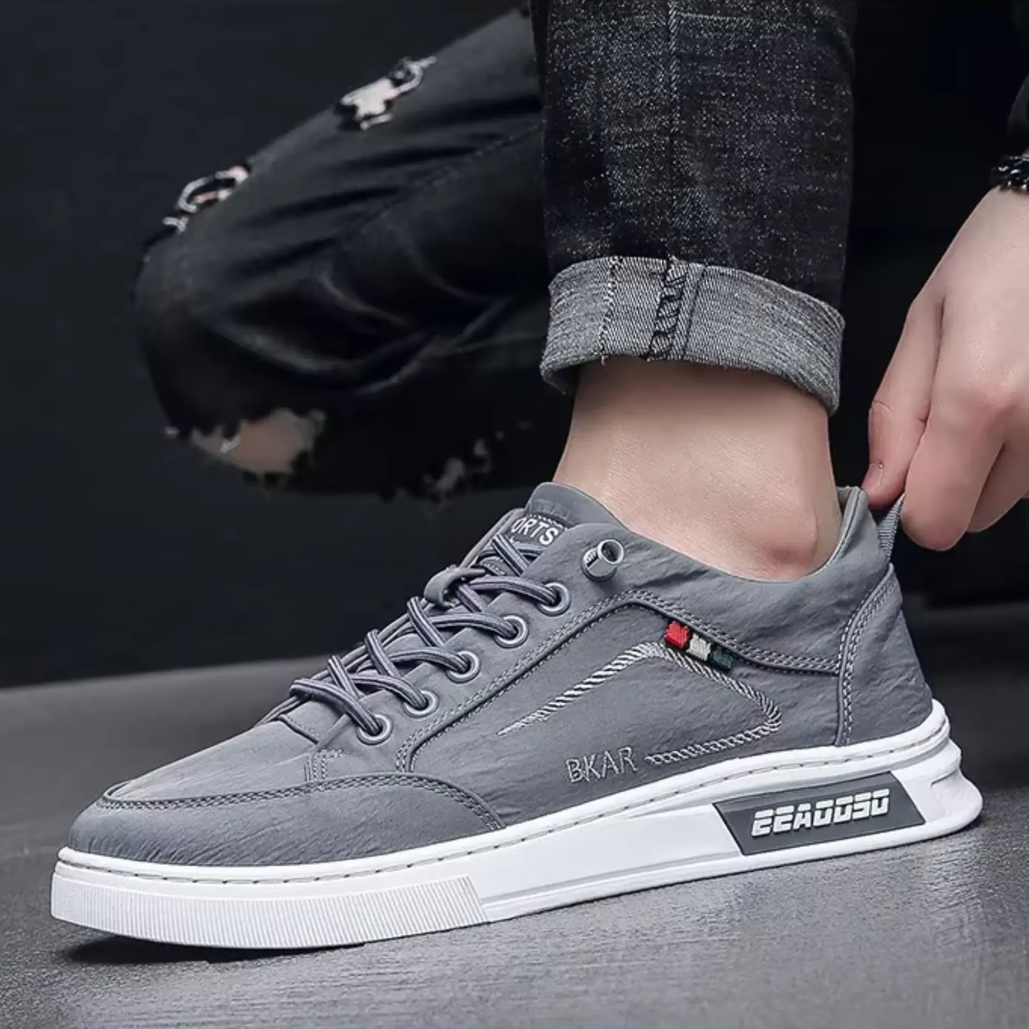Men’s Casual Canvas Sneakers – Lace-Up Lightweight Summer Shoes